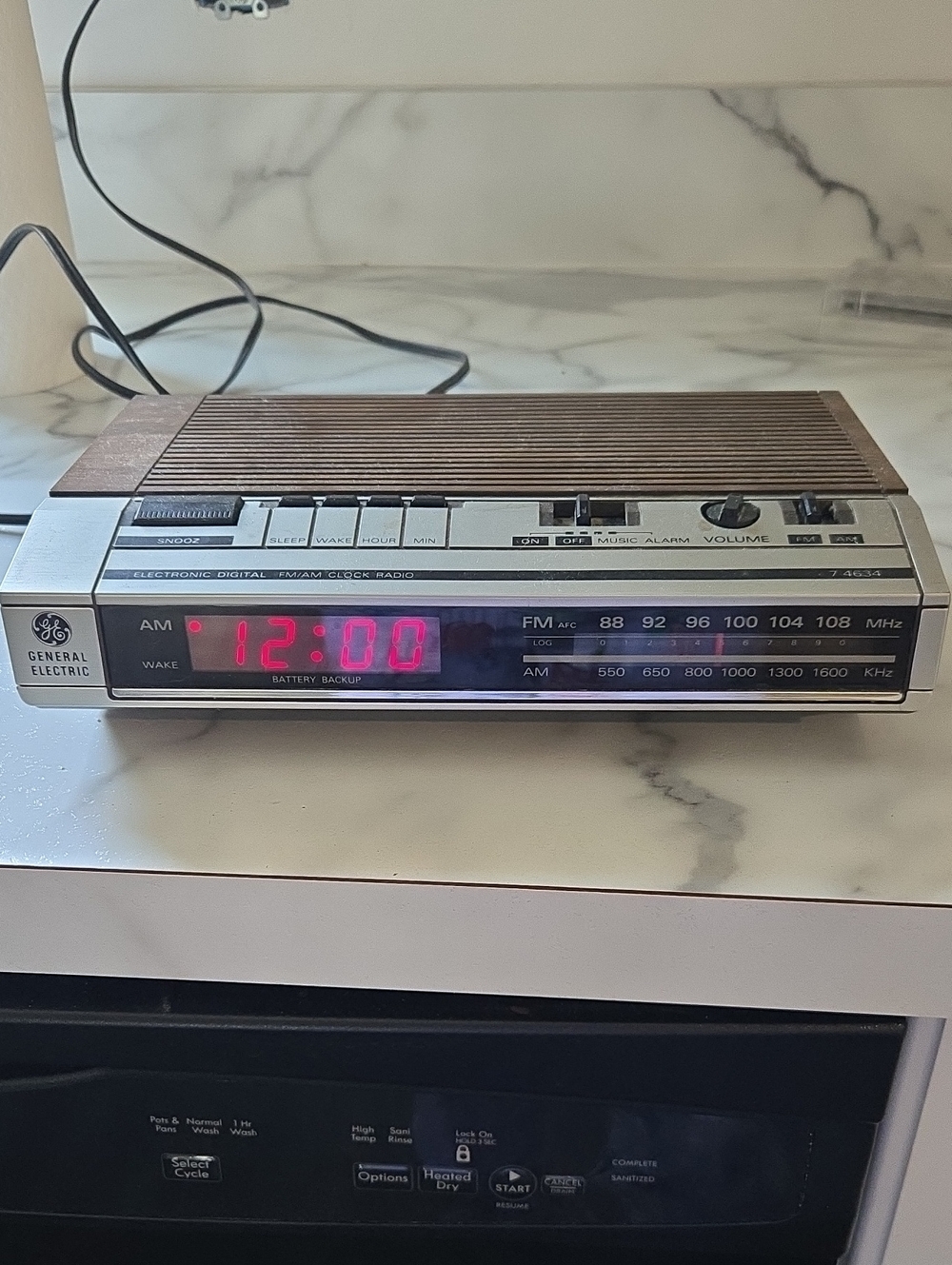 Vintage AM/FM Digital Alarm Clock Radio - Silver and Brown